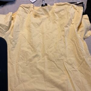Reiss Medium yellow tee